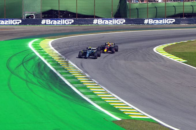 Lire la suite à propos de l’article Que penser de ce papier  : Formule 1 | ‘Plus difficile qu’Imola 2005’ : Alonso raconte son incroyable duel avec Pérez