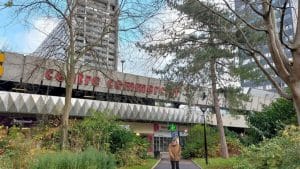 Lire la suite à propos de l’article Courbevoie; Courbevoie : l’avenir de Charras et de son centre commercial, sujet brûlant à chaque campagne des municipales